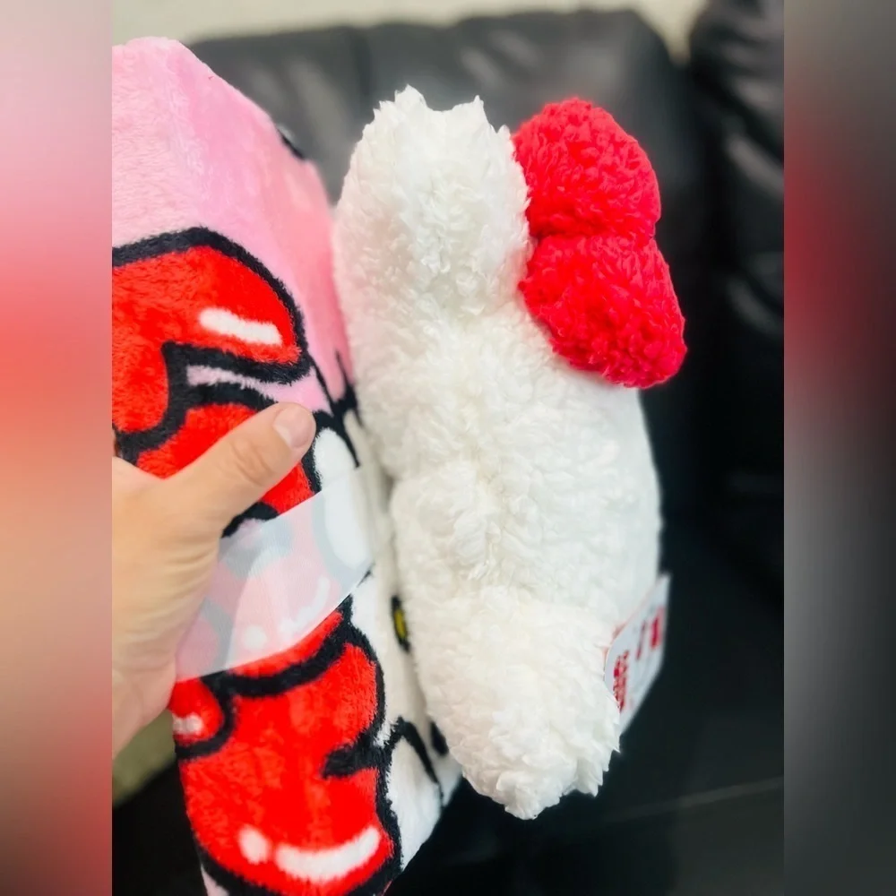 NEW HELLO KITTY NOGGINZ PILLOW & PLUSH BLANKET SET